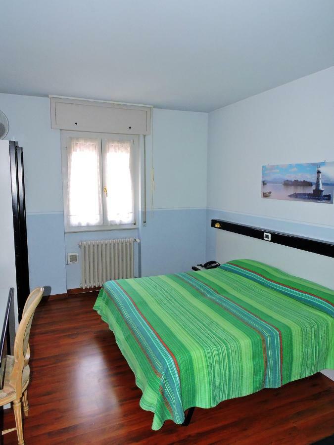 Hotel Capri Леза Екстериор снимка